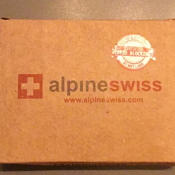 Alpine Swiss RIFD Blocking Wallet - Picture 2 of 7
